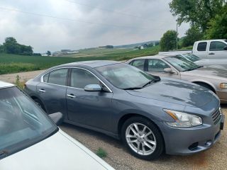 2010 Nissan Maxima 3.5 SV - Exterior Side Passenger